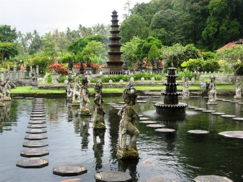 5062609-Stepping_stones_in_pond_Taman_Tirta_Gangga_Bali